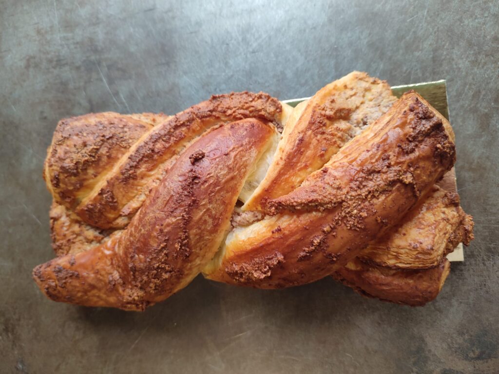 Treccia alle mandorle