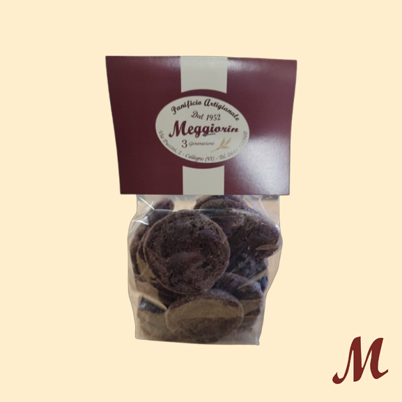 Biscotti cookies artigianali al cacao con gocce di cioccolato fondente e zucchero di canna